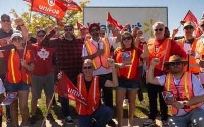 Unifor Rallies in Support of Walmart Warehouse Workers