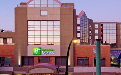 Unifor members at the Holiday Inn Metrotown vote to strike if necessary
